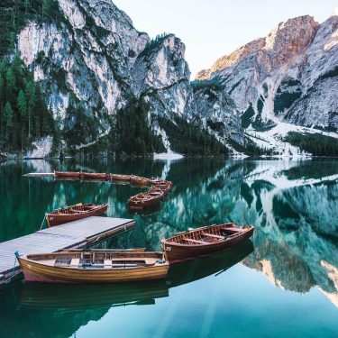 Braies – Italy ???????? #braies #pragserwildsee #euro_shot #vizefix #europestyle_ #travelgram #ilovetravelling #living_destinations #heatercentral #agameoftones&hellip;