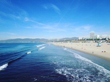 I love the ocean and the beach. ️ . #santamonicapier #santamonica #losangeles #california #westcoast…