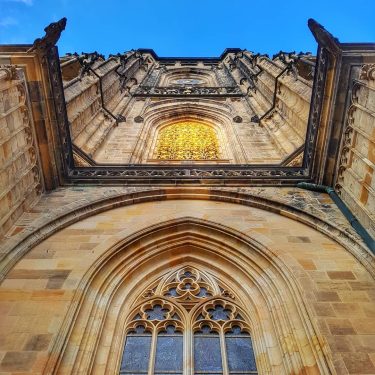 #golden #prague #czechrepublic #goldencity #veitsdom #katedralasvvita #travel #traveltip #citytrip #travelblog #travelbug #instamood #instatravel #architecture…