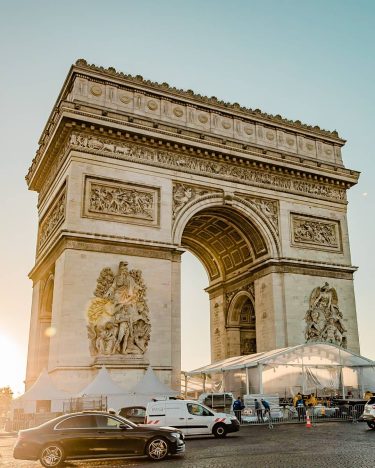 (????????) Primo giorno a L’Arco di Trionfo di Parigi, alle prime luci dell’ stupendo,&hellip;