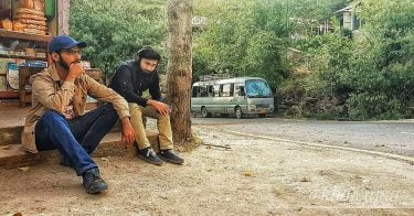 عمر گزرے گی امتحان میں کیا داغ ہی دیں گے مجھ کو دان…