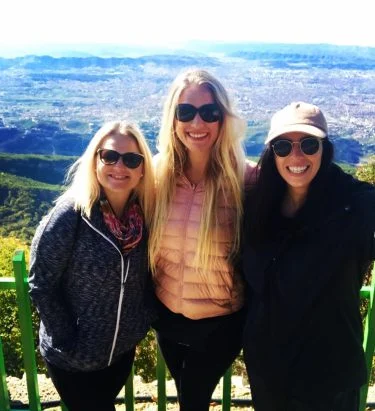 One year ago while I was traveling solo I met two other solo (Australian)…