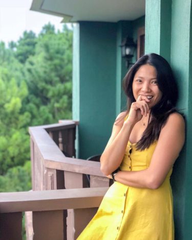 Kagat daliri pose