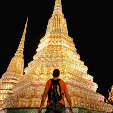Wow! #bangkok #thailand is amazing so far! This is #watpho temple at night time.…