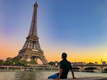 Paris Sunset #France #Paris #traveler #visitparis #parisjetaime #parisgram #parisphoto #globetrotter #viajerosmexicanos #travelblogger #blogdeviajes #francia…