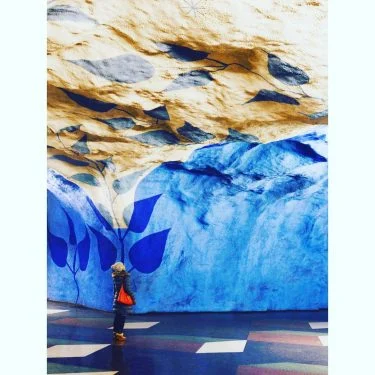 Instead of enclosing the tunneled-out rock like most other subway systems do, the designers…