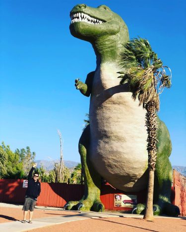 Happy Thanksgiving ????—⏩ here’s a tbt to two weeks ago at the Cabazon Dinosaurs…