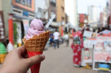 My ice cream melted fast due to the hot summer weather in Tokyo. #throwback…