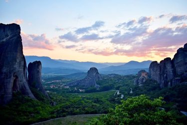 Meteora es seguramente, uno de los lugares más especiales del mundo, tras descubrirlos podemos…