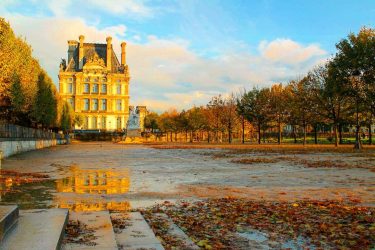 • JBo’s View___________________________________________________ • #bnesimppl #love #autumn #beauty #priceless #iger #france #paris #postcardsfromtheworld #fromtheworld…