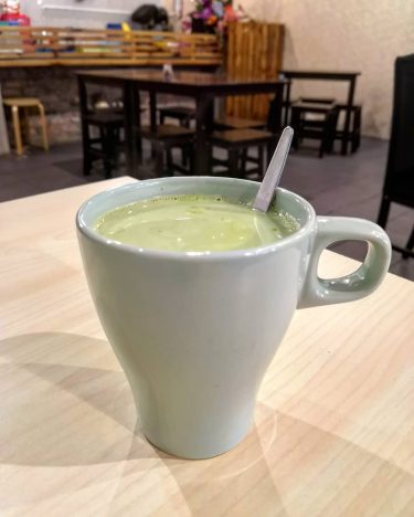 趁热喝，茶凉了就失去了那该有味道。 就像感情一样。。。 #ebonylifestyle