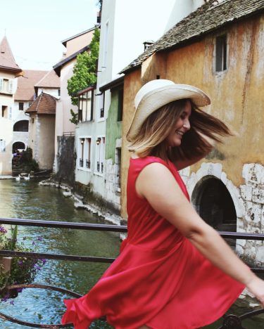 Throwing it back to goofing around in Annecy, showing off my gorgeous handmade, personalized,…