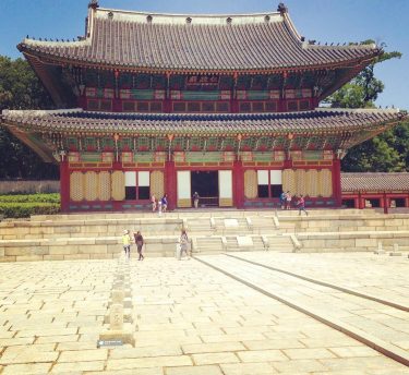 #iseoulu #citiesofdreams #twmd #soulofseoul #sourcedadventures #koreatrip #bnesimppl #travel #wanderingcities #seoul #seoul_korea #seoulpalace #bestcitymoments #travelgram&hellip;