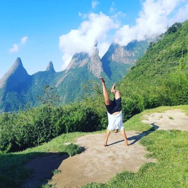 O Dedo de Deus é um pico com 1 692 metros de altitude cujo contorno se assemelha…