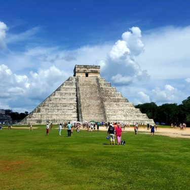 Photographs of Chichen-Itza and it’s great surroundings. . . . . . #MoRichMoments #vacation…