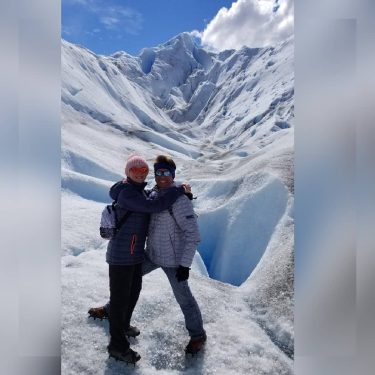 Сегодня покоряли ледник, нам одели на обувь специальное приспособление и вперед с проводником, какая…