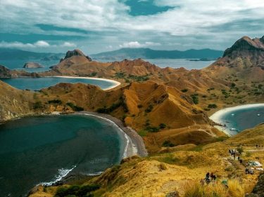 Tendría que estar estudiando, pero he encontrado fotos perdidas de Indonesia ^^ . .…