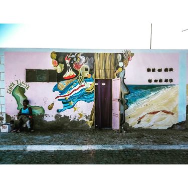 Es ist einfach alles bunter hier #caboverde #sal #streetart #grafitti #streetlife #workofart #kunstwerk #wanderlust…