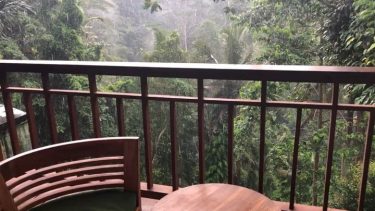 Is raining no problem at all, Bali is more beautiful in the rain #jannataresort&hellip;