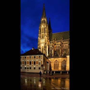 katedrála a její wonderful_prague #europestyle_czechrepublic #toppraguephoto #kings_hdr #visitcz #visitprague #canonczsk #discovery_earthpix #discovery #topeuropephoto #citybestpics…