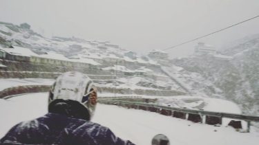 Time 3 pm When the snowfall continued for more than an hr, people told…
