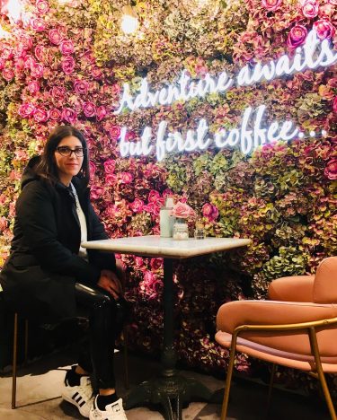 I must have flowers, always, and always #elancafe #elancafelondon #london #flower #fleur #fiori #cafe…