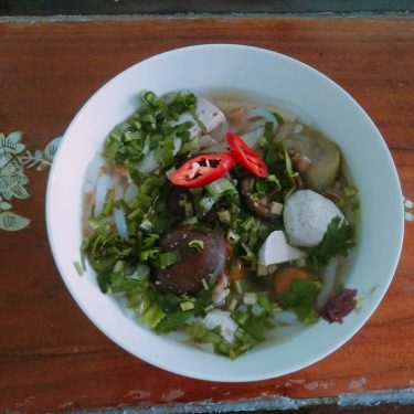 Today, I’m cook vegetables soup #vegan #banhcanh #cookingtime #food #travelwriter #travel #instatravel #travelgram #tourism…