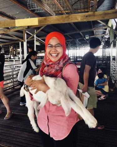 She knows how to make me smile widely #travel #traveling #ukfarm #animals #visiting #animallovers…