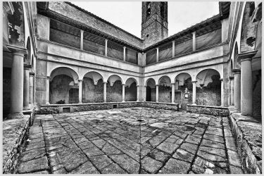 #montesansavino #fotoartistiche #bnesimppl #fotartplgz #pierluigizag Edited with: @carbonblackandwhite _ #travel #traveling #vacation #visiting #instatravel…
