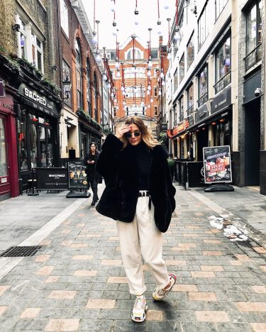 #london #carnabystreet #travel #travelblogger #travelgram #travelphotography #mood #lookbook #lookoftheday #look #fashion #fashionblogger #streetart #streetstyle…