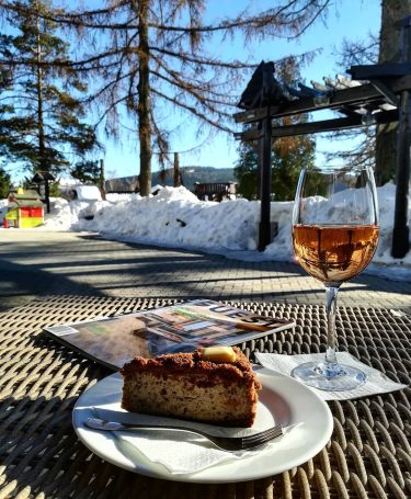 Zakončite svoj víkend na Donovaloch tým správnym spôsobom . . . #hotelsport #hotel #donovaly&hellip;