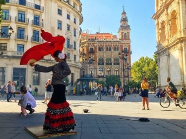 #sevillaspain #sevilla #spain #西班牙 #seville #travel #backpackers #adventuretime #背包客 #igerspain #iamtb #travelrepost #bnesimppl #spaintravel…
