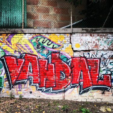 #scrittesuimuri #graffiti #street_art #jj_urbanart #jj_urbex_ #graffitiart #ig_streetart # #streetart #rsa_streetart #ig_graffiti #graffit #graffiti_art #street_art…