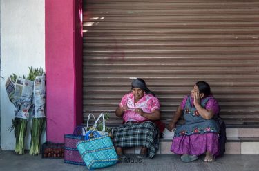 Ella es bonita. Ella es Oaxaca Versión: Para el chisme se necesitan dos. .…