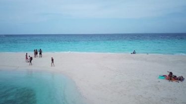 Walking along the island of Kalanggaman!!! #spviajar #philippines #trip #filipinas #travel #island #kalanggamanisland #top…