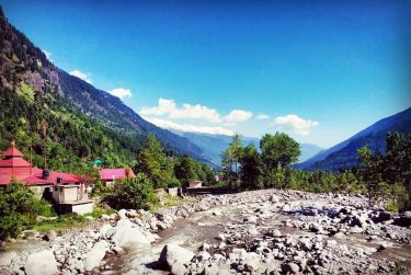 Because when you stop and look around life is pretty amazing. ️ #himalayas #himachalpradesh…