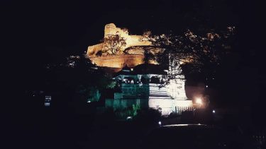 Happy republic day Follow @neha_fotography . :) @nehaarchi #udaipur #udaipurblog #udaipurdiaries #kumbalgarh #heritage #rajasthan…
