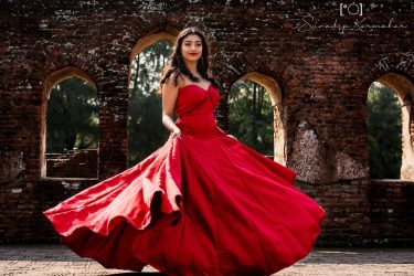| | She Loves Red | | Nikon D5200, 50mm – #bnesimppl #alltheoceanblues #modelcitizenmag…
