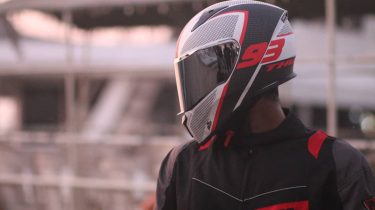 #helmetlovers #travelgeek #rider #riderlife #gearon #wanderlust #mm93fan #93empire #fundays #unexpectedclick #eveningvibes #cochindiaries #marinedrive #boats…