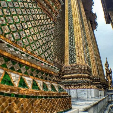 Wherever you go, go with all your heart ️ ••• Let’s talk Thailand! I…