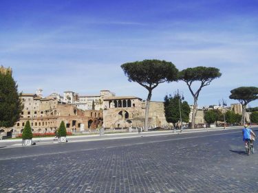 #bnesimppl #rome #travel #travelgram #travelblogger #traveller #picturestyle #pics #rometravel #traveltemptation__ #traveltemptation #lifetravelling