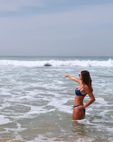 #srilanka???????? #oceanphotography #ocean #travelholic #travelguide #travel #travelblogger #travelling #traveling #travelbook #hikkaduwa #oceanart #beach #beachgirl…