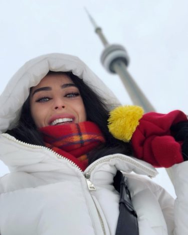 CN Tower ???????? #canada #toronto #cntower #selfie #brunette #girls #vscoua #bestoftheday #likeme #ukrainian #toronto_insta…