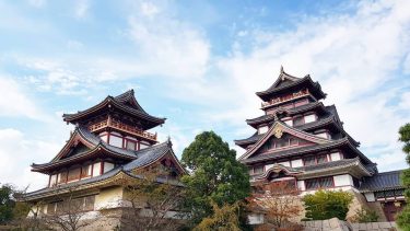 Have you ever visited a hauntingly beautiful abandoned #castle? . #FushimiMomoyamaCastle #Kyoto #Kansai #Japan…