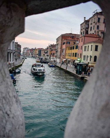 Venecia ️ * * * * * #alldaytravel #amoviajar #aroundtheworldpix #awesome_earth #awesome_earthpix #awesome_globepix #awesomeearth…