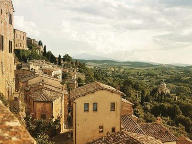 #valdorcia #valdorciatour #valdorcialife #montepulciano #toscana???????? #travel #travelblogger #travelgram #trip #italytrip #tourist_lover #italytourism #foodandculture #artandculture…