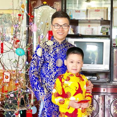 Happy new year!! ???? Lunar new year!! #lunarnewyear #aodai #vietnam #bnesimppl #uncle #vietnamkids #traditional…