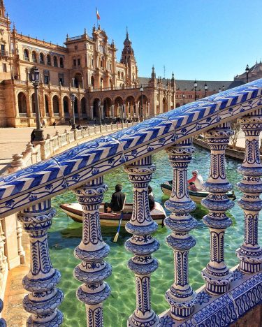 Одна из красивейших ️️ ⠀ Plaza de Espana. #Sevilla ⠀ #living_europe #living_hotels #livingthedream #tour…