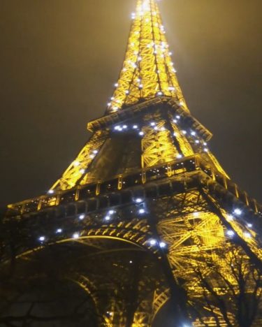 Am I dreaming or AM I DREAMING??!! . . . . . #eiffeltower #eiffel…