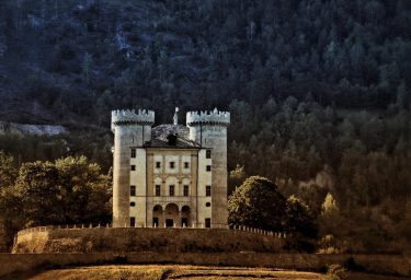 #fotoartistiche #bnesimppl #fotartplgz #pierluigizag #castelliditalia Edited with: @carbonblackandwhite _ #travel #traveling #vacation #visiting #instatravel…